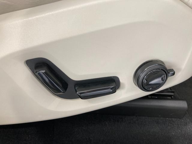 ＸＣ６０ Ｄ４　ＡＷＤ　インスクリプション　グレー革シート　パワーシート　シートヒーター　シートクーラー　ハンドルヒーター　ヘッドアップディスプレイ　純正ナビ　フルセグ　ＥＴＣ　前後ドラレコ　パワーバックドア　ＬＥＤヘッドランプ　フォグランプ！（25枚目）