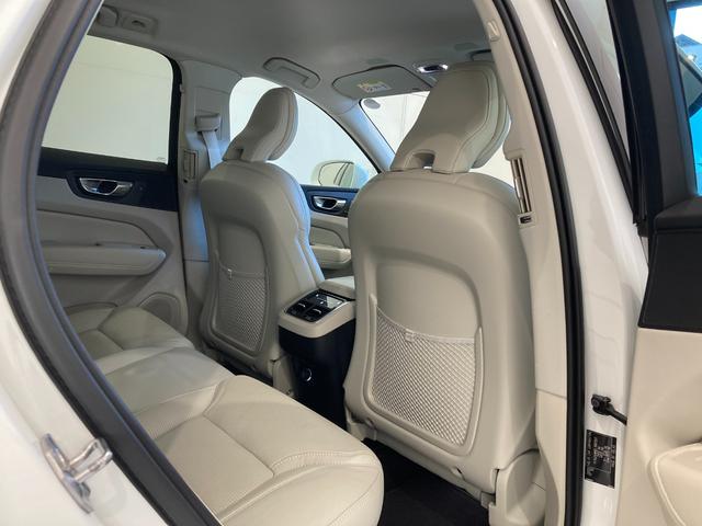 ＸＣ６０ Ｄ４　ＡＷＤ　インスクリプション　グレー革シート　パワーシート　シートヒーター　シートクーラー　ハンドルヒーター　ヘッドアップディスプレイ　純正ナビ　フルセグ　ＥＴＣ　前後ドラレコ　パワーバックドア　ＬＥＤヘッドランプ　フォグランプ！（28枚目）