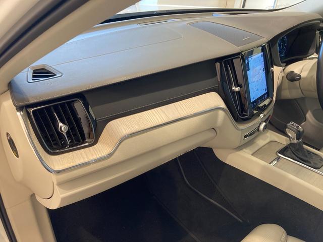 ＸＣ６０ Ｄ４　ＡＷＤ　インスクリプション　グレー革シート　パワーシート　シートヒーター　シートクーラー　ハンドルヒーター　ヘッドアップディスプレイ　純正ナビ　フルセグ　ＥＴＣ　前後ドラレコ　パワーバックドア　ＬＥＤヘッドランプ　フォグランプ！（36枚目）