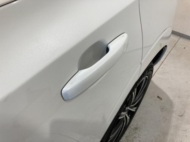 ＸＣ６０ Ｄ４　ＡＷＤ　インスクリプション　グレー革シート　パワーシート　シートヒーター　シートクーラー　ハンドルヒーター　ヘッドアップディスプレイ　純正ナビ　フルセグ　ＥＴＣ　前後ドラレコ　パワーバックドア　ＬＥＤヘッドランプ　フォグランプ！（71枚目）