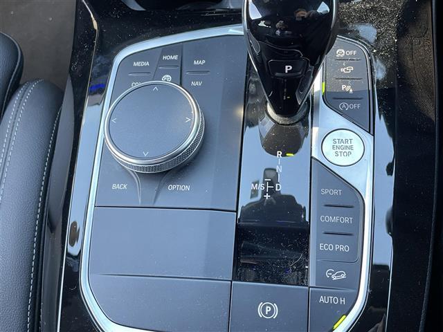 Ｘ３ ｘＤｒｉｖｅ　２０ｄ　Ｍスポーツ　ワンオーナー　パノラマサンルーフ　黒革シート　パワーシート　エアシート　シートヒーター　純正ナビ　フルセグＴＶ　全方位カメラ　ＥＴＣ　前後ドラレコ　ワイヤレス充電　パワーバックドア　ＬＥＤヘッドランプ（13枚目）