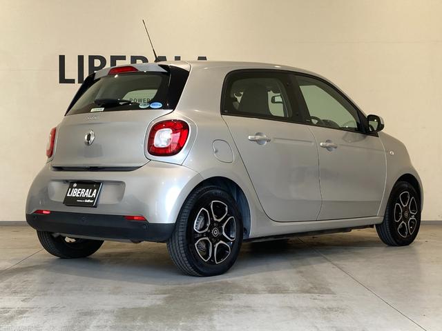 スマートフォーフォー パッション ワンオーナー シートヒーター オートエアコン 純正オーディオ Bluetooth バックカメラ クルーズコントロール アイドリングストップ 衝突軽減ブレーキアシスト ETC ESP フォグランプ!!!(4枚目)