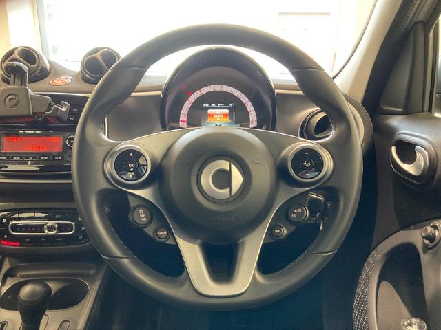 スマートフォーフォー パッション ワンオーナー シートヒーター オートエアコン 純正オーディオ Bluetooth バックカメラ クルーズコントロール アイドリングストップ 衝突軽減ブレーキアシスト ETC ESP フォグランプ!!!(10枚目)