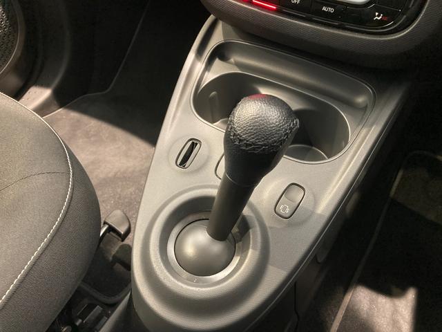 スマートフォーフォー パッション ワンオーナー シートヒーター オートエアコン 純正オーディオ Bluetooth バックカメラ クルーズコントロール アイドリングストップ 衝突軽減ブレーキアシスト ETC ESP フォグランプ!!!(20枚目)