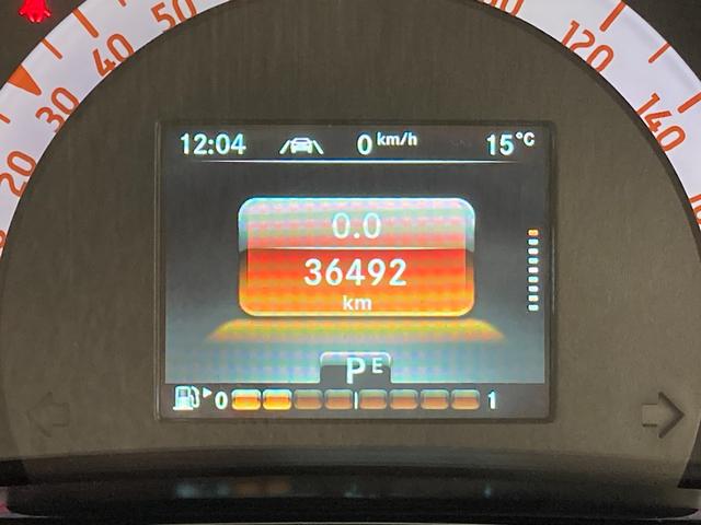 スマートフォーフォー パッション ワンオーナー シートヒーター オートエアコン 純正オーディオ Bluetooth バックカメラ クルーズコントロール アイドリングストップ 衝突軽減ブレーキアシスト ETC ESP フォグランプ!!!(22枚目)