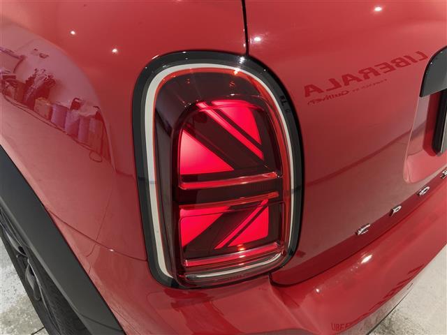 MINI クーパーD クロスオーバー エッセンシャル・トリム ハーフレザーシート 純正HDDナビ CarPlay バックカメラ コーナーセンサー Aクルーズコントロール パワーバックドア ETC2.0 衝突警告 ユニオンジャックテールライト アンビエントライト(6枚目)
