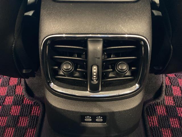 MINI クーパーD クロスオーバー エッセンシャル・トリム ハーフレザーシート 純正HDDナビ CarPlay バックカメラ コーナーセンサー Aクルーズコントロール パワーバックドア ETC2.0 衝突警告 ユニオンジャックテールライト アンビエントライト(39枚目)