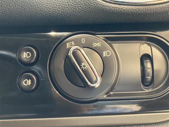 MINI クーパーD クロスオーバー エッセンシャル・トリム ハーフレザーシート 純正HDDナビ CarPlay バックカメラ コーナーセンサー Aクルーズコントロール パワーバックドア ETC2.0 衝突警告 ユニオンジャックテールライト アンビエントライト(40枚目)