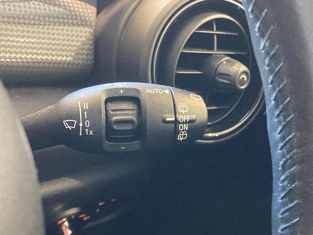 MINI クーパー ワンオーナー 純正ナビ USB Bluetooth バックカメラ インテリジェントセーフティ パーキングセンサー アンビエントライト ETC LEDヘッドランプ LEDフォグランプ UKテールランプ!(18枚目)