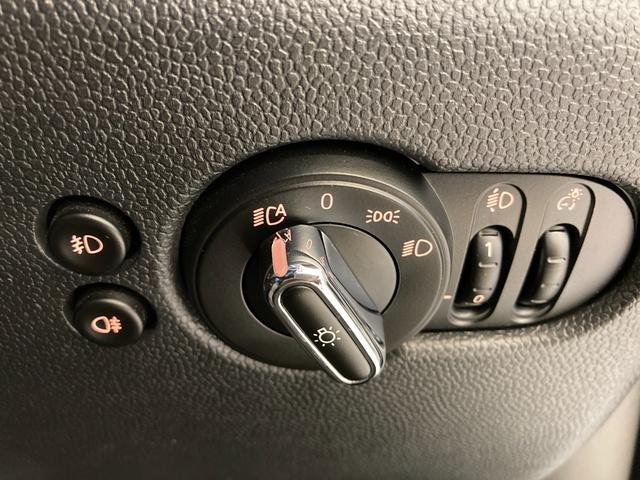 MINI クーパー ワンオーナー 純正ナビ USB Bluetooth バックカメラ インテリジェントセーフティ パーキングセンサー アンビエントライト ETC LEDヘッドランプ LEDフォグランプ UKテールランプ!(19枚目)