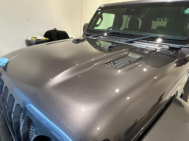 ジープ・ラングラーアンリミテッド サハラ 黒革シート シートヒーター ハンドルヒーター 防眩ミラー 純正ナビ フルセグTV Bluetooth バックカメラ クルーズコントロール パーキングセンサー! ETC オートライト LEDヘッドランプ(7枚目)