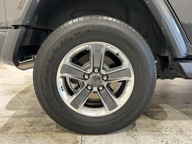 ジープ・ラングラーアンリミテッド サハラ 黒革シート シートヒーター ハンドルヒーター 防眩ミラー 純正ナビ フルセグTV Bluetooth バックカメラ クルーズコントロール パーキングセンサー! ETC オートライト LEDヘッドランプ(13枚目)