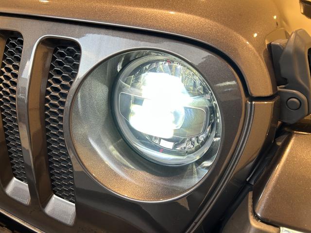 ジープ・ラングラーアンリミテッド サハラ 黒革シート シートヒーター ハンドルヒーター 防眩ミラー 純正ナビ フルセグTV Bluetooth バックカメラ クルーズコントロール パーキングセンサー! ETC オートライト LEDヘッドランプ(19枚目)