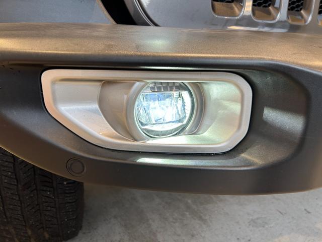 ジープ・ラングラーアンリミテッド サハラ 黒革シート シートヒーター ハンドルヒーター 防眩ミラー 純正ナビ フルセグTV Bluetooth バックカメラ クルーズコントロール パーキングセンサー! ETC オートライト LEDヘッドランプ(20枚目)