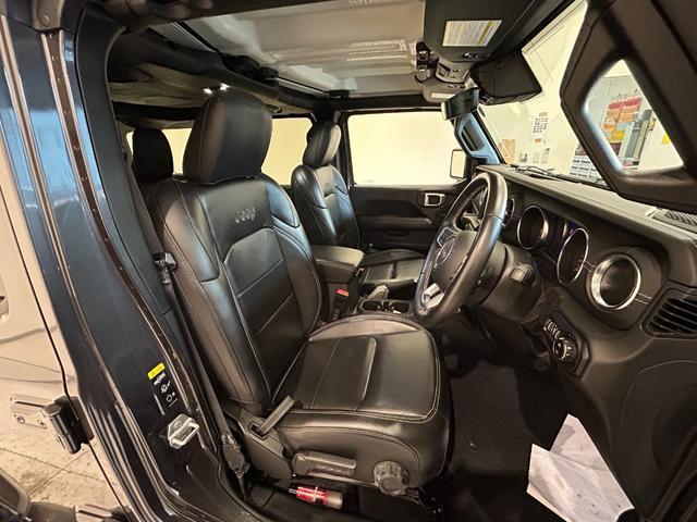 ジープ・ラングラーアンリミテッド サハラ 黒革シート シートヒーター ハンドルヒーター 防眩ミラー 純正ナビ フルセグTV Bluetooth バックカメラ クルーズコントロール パーキングセンサー! ETC オートライト LEDヘッドランプ(22枚目)