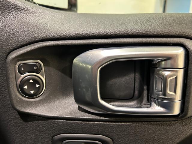 ジープ・ラングラーアンリミテッド サハラ 黒革シート シートヒーター ハンドルヒーター 防眩ミラー 純正ナビ フルセグTV Bluetooth バックカメラ クルーズコントロール パーキングセンサー! ETC オートライト LEDヘッドランプ(25枚目)