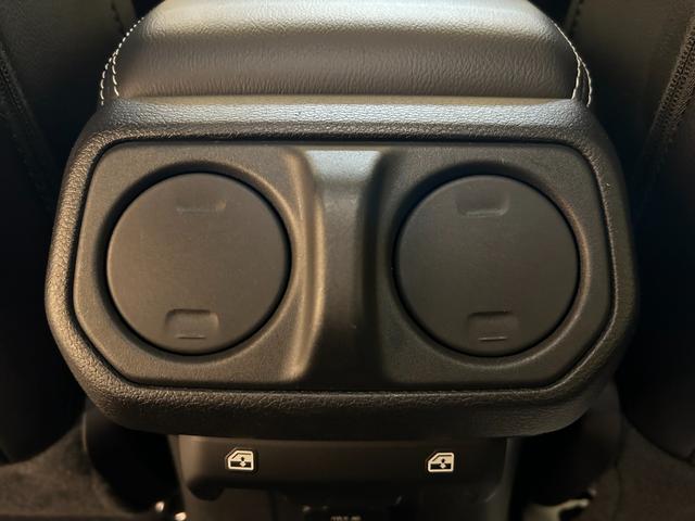 ジープ・ラングラーアンリミテッド サハラ 黒革シート シートヒーター ハンドルヒーター 防眩ミラー 純正ナビ フルセグTV Bluetooth バックカメラ クルーズコントロール パーキングセンサー! ETC オートライト LEDヘッドランプ(34枚目)