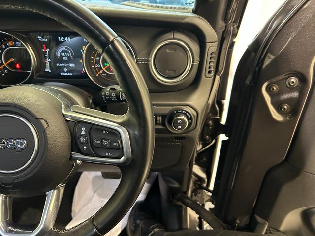 ジープ・ラングラーアンリミテッド サハラ 黒革シート シートヒーター ハンドルヒーター 防眩ミラー 純正ナビ フルセグTV Bluetooth バックカメラ クルーズコントロール パーキングセンサー! ETC オートライト LEDヘッドランプ(36枚目)