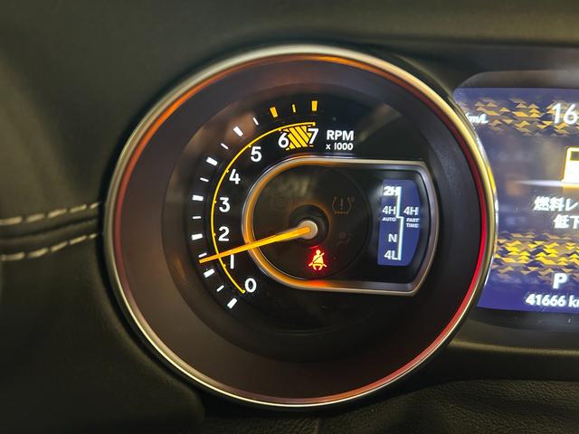 ジープ・ラングラーアンリミテッド サハラ 黒革シート シートヒーター ハンドルヒーター 防眩ミラー 純正ナビ フルセグTV Bluetooth バックカメラ クルーズコントロール パーキングセンサー! ETC オートライト LEDヘッドランプ(43枚目)