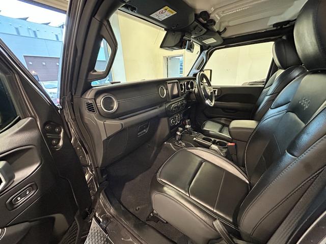 ジープ・ラングラーアンリミテッド サハラ 黒革シート シートヒーター ハンドルヒーター 防眩ミラー 純正ナビ フルセグTV Bluetooth バックカメラ クルーズコントロール パーキングセンサー! ETC オートライト LEDヘッドランプ(55枚目)