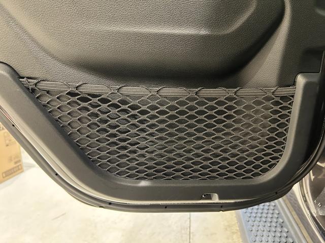 ジープ・ラングラーアンリミテッド サハラ 黒革シート シートヒーター ハンドルヒーター 防眩ミラー 純正ナビ フルセグTV Bluetooth バックカメラ クルーズコントロール パーキングセンサー! ETC オートライト LEDヘッドランプ(56枚目)