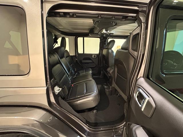 ジープ・ラングラーアンリミテッド サハラ 黒革シート シートヒーター ハンドルヒーター 防眩ミラー 純正ナビ フルセグTV Bluetooth バックカメラ クルーズコントロール パーキングセンサー! ETC オートライト LEDヘッドランプ(60枚目)