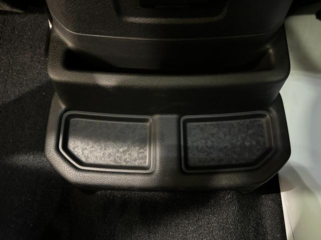 ジープ・ラングラーアンリミテッド サハラ 黒革シート シートヒーター ハンドルヒーター 防眩ミラー 純正ナビ フルセグTV Bluetooth バックカメラ クルーズコントロール パーキングセンサー! ETC オートライト LEDヘッドランプ(69枚目)