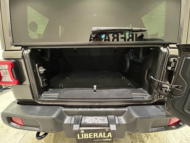 ジープ・ラングラーアンリミテッド サハラ 黒革シート シートヒーター ハンドルヒーター 防眩ミラー 純正ナビ フルセグTV Bluetooth バックカメラ クルーズコントロール パーキングセンサー! ETC オートライト LEDヘッドランプ(77枚目)