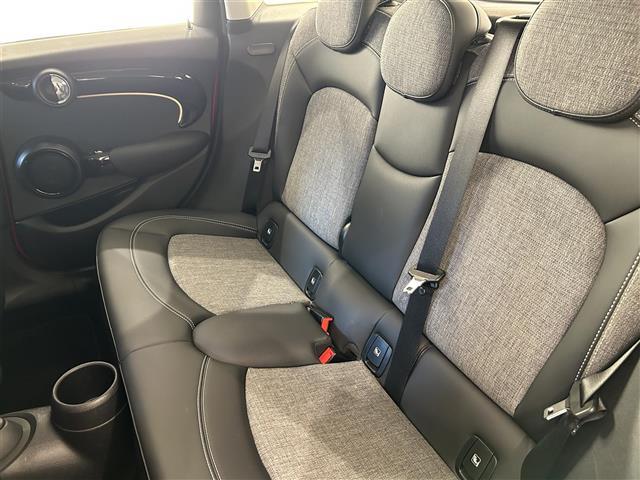 ＭＩＮＩ クーパー　クラシック・トリム　ハーフレザーシート　シートヒーター　ディスプレイオーディオ　バックカメラ　ＥＴＣ　ＬＥＤヘッドランプ　ＵＫテールランプ（26枚目）