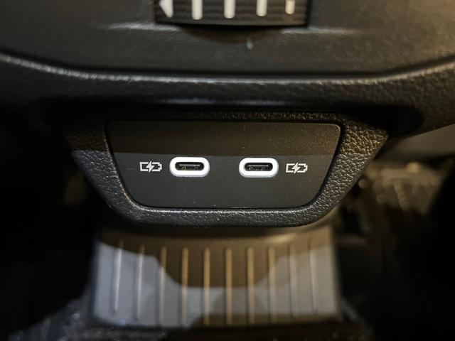 �w�R���t�H�[�g�K�[�h�x�̓t�@�u���b�N�E�R���r�E���U�[�̂R�p�b�P�[�W�����p�ӁB�V�[�g��V����A�t���A�}�b�g�����G�}�ŃR�[�e�B���O���h���E�������ʂ����҂ł��A���N����A���Ԃɂ������߂ł��鏤�i�ł��B