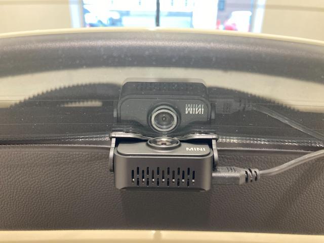 MINI ワン シートヒーター! 純正ナビ バックカメラ コーナーセンサー パーキングアシスト インテリジェントセーフティ ETC 前後ドライブレコーダー 衝突警告 LED ユニオンジャックテールライト スマートキー(12枚目)