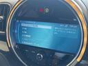 MINI クーパーD クロスオーバー エッセンシャル・トリム ハーフレザーシート 純正HDDナビ CarPlay バックカメラ コーナーセンサー Aクルーズコントロール パワーバックドア ETC2.0 衝突警告 ユニオンジャックテールライト アンビエントライト(8枚目)