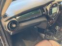 クーパーＤ　６０イヤーズエディション　特別仕様車　茶革シート　シートヒーター　純正ナビ　バックカメラ　ＥＴＣ　前後ドラレコ　ＧＰＳレーダー　ＬＥＤヘッドランプ　ＬＥＤフォグランプ　ＵＫテールランプ（68枚目）