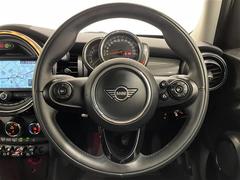 ＬＩＢＥＲＡＬＡでは多種多様の車種をご用意させていただいております。お客様がご納得いくまで、そのお車の持つ特性を五感すべてで感じ取っていただける場をご提供します。 2