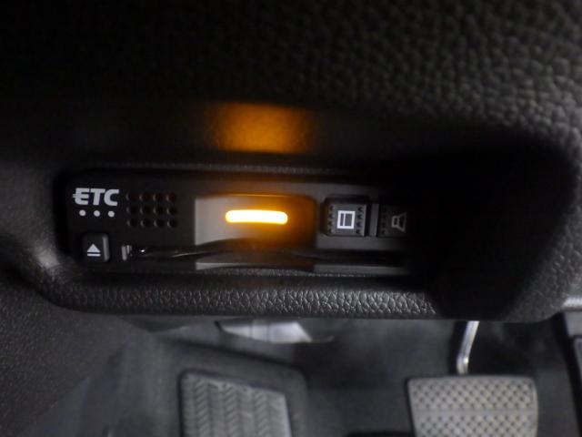 フィット 15XLホンダセンシング 禁煙車 ナビ バックカメラ ETC LEDヘッドライト シートヒーター Rカメラ フルセグ 1オーナ LEDライト USB接続 サイドエアバッグ 衝突被害軽減ブレーキ パワーウインドウ エアバッグ(4枚目)