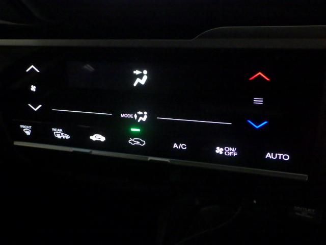 フィット 15XLホンダセンシング 禁煙車 ナビ バックカメラ ETC LEDヘッドライト シートヒーター Rカメラ フルセグ 1オーナ LEDライト USB接続 サイドエアバッグ 衝突被害軽減ブレーキ パワーウインドウ エアバッグ(9枚目)