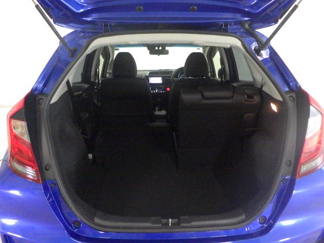 フィット 15XLホンダセンシング 禁煙車 ナビ バックカメラ ETC LEDヘッドライト シートヒーター Rカメラ フルセグ 1オーナ LEDライト USB接続 サイドエアバッグ 衝突被害軽減ブレーキ パワーウインドウ エアバッグ(19枚目)