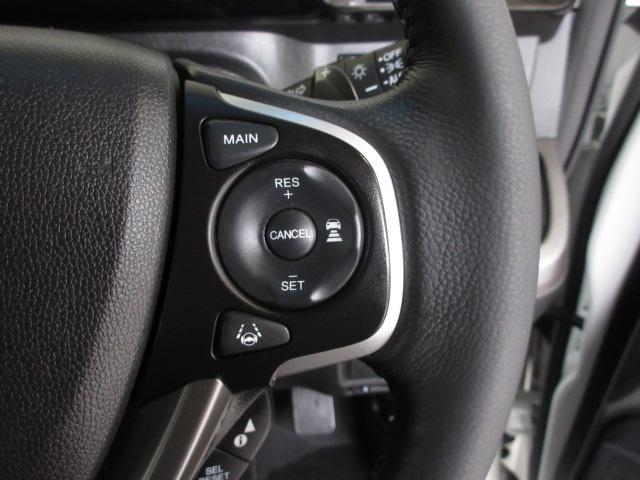 ステップワゴンスパーダ スパーダホンダセンシング　禁煙車　助手席エアバッグ　Ｗパワスラ　地デジ　ＬＥＤライト　横滑り防止システム　オートエアコン　リアカメラ　ドライブレコーダー装着車　ナビ＆ＴＶ　三列シート　アイドリングＳ　ＥＴＣ付　スマ鍵　キーレス（9枚目）