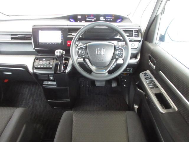 ステップワゴンスパーダ スパーダホンダセンシング　禁煙車　助手席エアバッグ　Ｗパワスラ　地デジ　ＬＥＤライト　横滑り防止システム　オートエアコン　リアカメラ　ドライブレコーダー装着車　ナビ＆ＴＶ　三列シート　アイドリングＳ　ＥＴＣ付　スマ鍵　キーレス（15枚目）