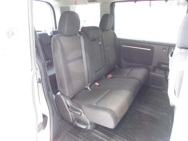 ステップワゴンスパーダ スパーダホンダセンシング　禁煙車　助手席エアバッグ　Ｗパワスラ　地デジ　ＬＥＤライト　横滑り防止システム　オートエアコン　リアカメラ　ドライブレコーダー装着車　ナビ＆ＴＶ　三列シート　アイドリングＳ　ＥＴＣ付　スマ鍵　キーレス（18枚目）