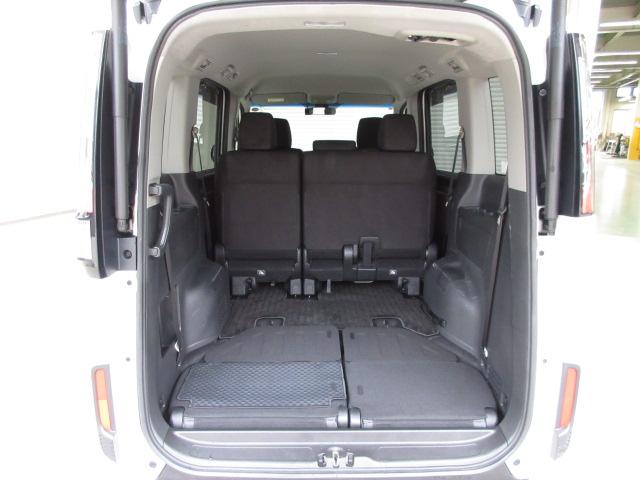 ステップワゴンスパーダ スパーダホンダセンシング　禁煙車　助手席エアバッグ　Ｗパワスラ　地デジ　ＬＥＤライト　横滑り防止システム　オートエアコン　リアカメラ　ドライブレコーダー装着車　ナビ＆ＴＶ　三列シート　アイドリングＳ　ＥＴＣ付　スマ鍵　キーレス（22枚目）