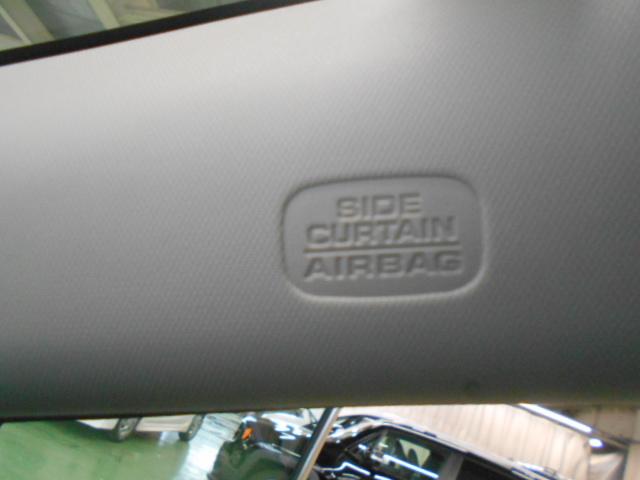 フリード クロスター　禁煙車　ホンダコネクトナビ　ホンダセンシング　ブラインドスポットインフォメーション　運転席＆助手席シートヒーター　１５インチアルミ　ドラレコ　ＥＴＣ　スマートキー　ＥＣＯＮモード　地デジフルセグ（12枚目）