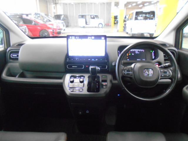 フリード クロスター　禁煙車　ホンダコネクトナビ　ホンダセンシング　ブラインドスポットインフォメーション　運転席＆助手席シートヒーター　１５インチアルミ　ドラレコ　ＥＴＣ　スマートキー　ＥＣＯＮモード　地デジフルセグ（14枚目）