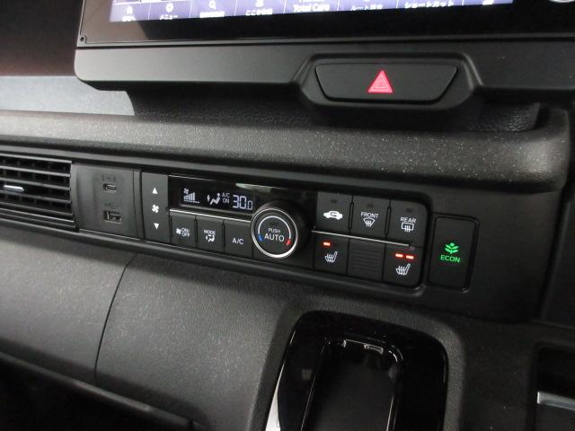 N-BOXカスタム ターボコーディネートスタイル 禁煙車 ホンダセンシング ホンダコネクトナビ 運転席&助手席シートヒーター 左右両側パワースライドドア 両側電動ドア Rカメラ クルコン スマートキ- パワーステアリング ETC VSA セキュリティ(11枚目)