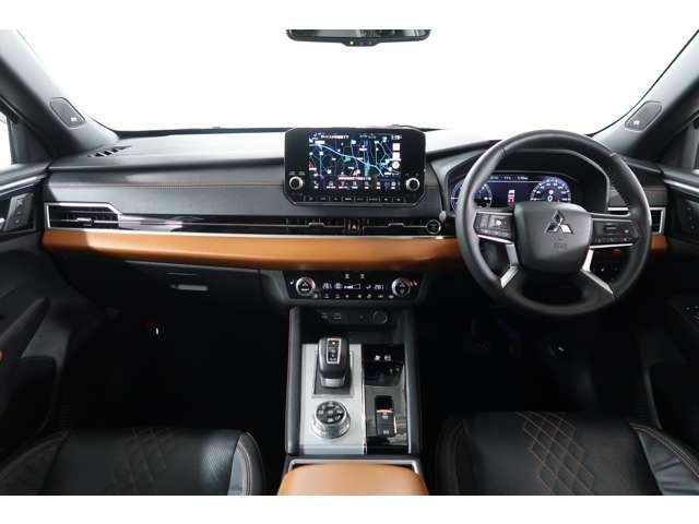 アウトランダーPHEV P 禁煙 スマホ連携9型ナビ 電動サンルーフ(7枚目)