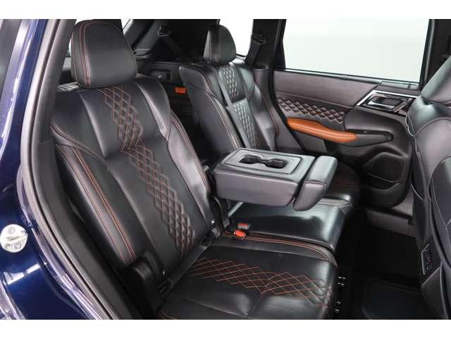 アウトランダーPHEV P 禁煙 スマホ連携9型ナビ 電動サンルーフ(8枚目)