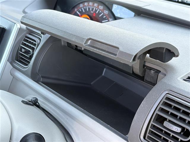 タント Ｌ　ＳＡ　禁煙車　４ＷＤ　冬タイヤ社外アルミ車載　社外ナビ　フルセグＴＶ　Ｂｌｕｅｔｏｏｔｈ　２列目サンシェード　横滑り防止装置　電動格納ミラー　ドアバイザー　フロアマット（19枚目）