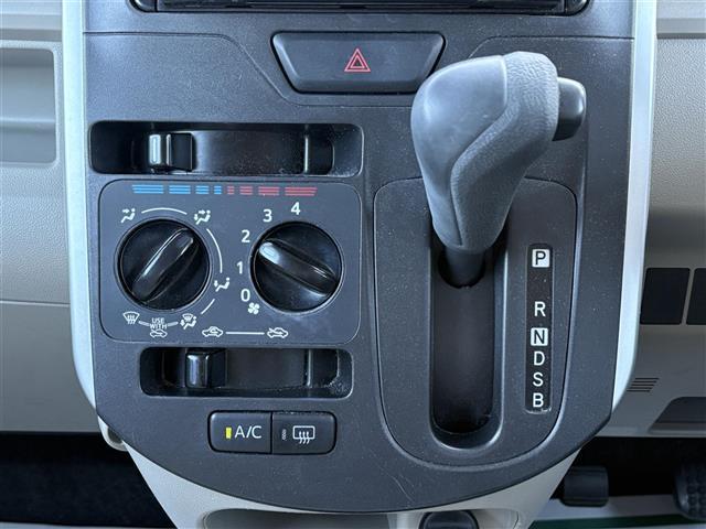 タント Ｌ　ＳＡ　禁煙車　４ＷＤ　冬タイヤ社外アルミ車載　社外ナビ　フルセグＴＶ　Ｂｌｕｅｔｏｏｔｈ　２列目サンシェード　横滑り防止装置　電動格納ミラー　ドアバイザー　フロアマット（22枚目）