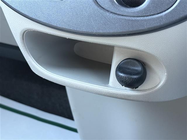 タント Ｌ　ＳＡ　禁煙車　４ＷＤ　冬タイヤ社外アルミ車載　社外ナビ　フルセグＴＶ　Ｂｌｕｅｔｏｏｔｈ　２列目サンシェード　横滑り防止装置　電動格納ミラー　ドアバイザー　フロアマット（23枚目）
