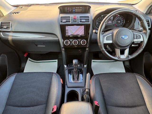 フォレスター X-ブレイク 禁煙車 冬タイヤ純正アルミ車載 前後ドラレコ ETC ハーフレザー 全席シートヒーター エンジンスターター 社外ルーフキャリア フォグライト 追従型クルーズコントロール 社外ナビ バックカメラ(2枚目)